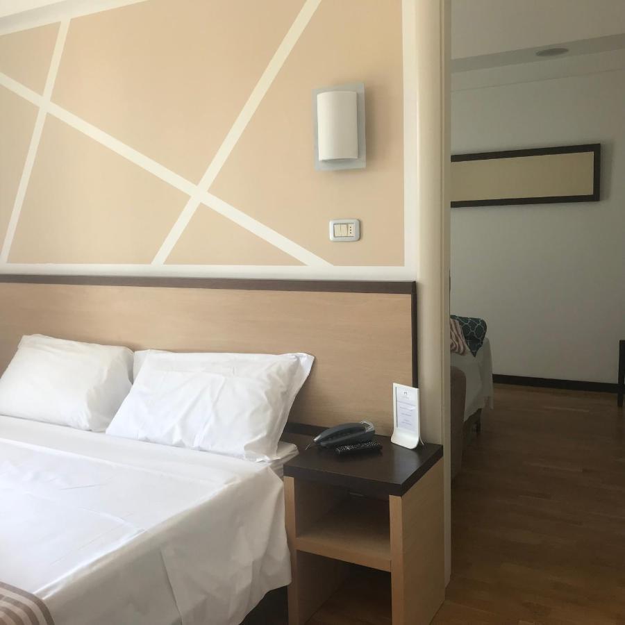 Hotel Royal Сан-Бенедетто-дель-Тронто Екстер'єр фото