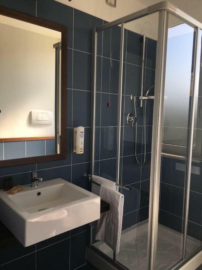 Hotel Royal Сан-Бенедетто-дель-Тронто Екстер'єр фото